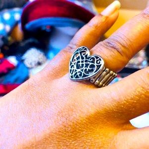 SMALL SILVER VICTORIAN HEART RING